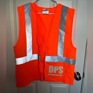 2 DPS reflective Vests